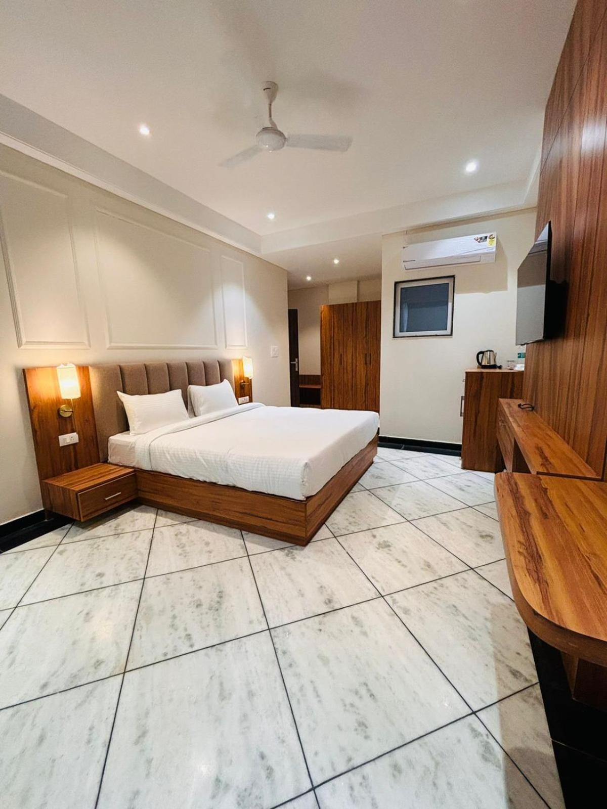 Hotel Saaj Mansion ชัยปุระ ภายนอก รูปภาพ