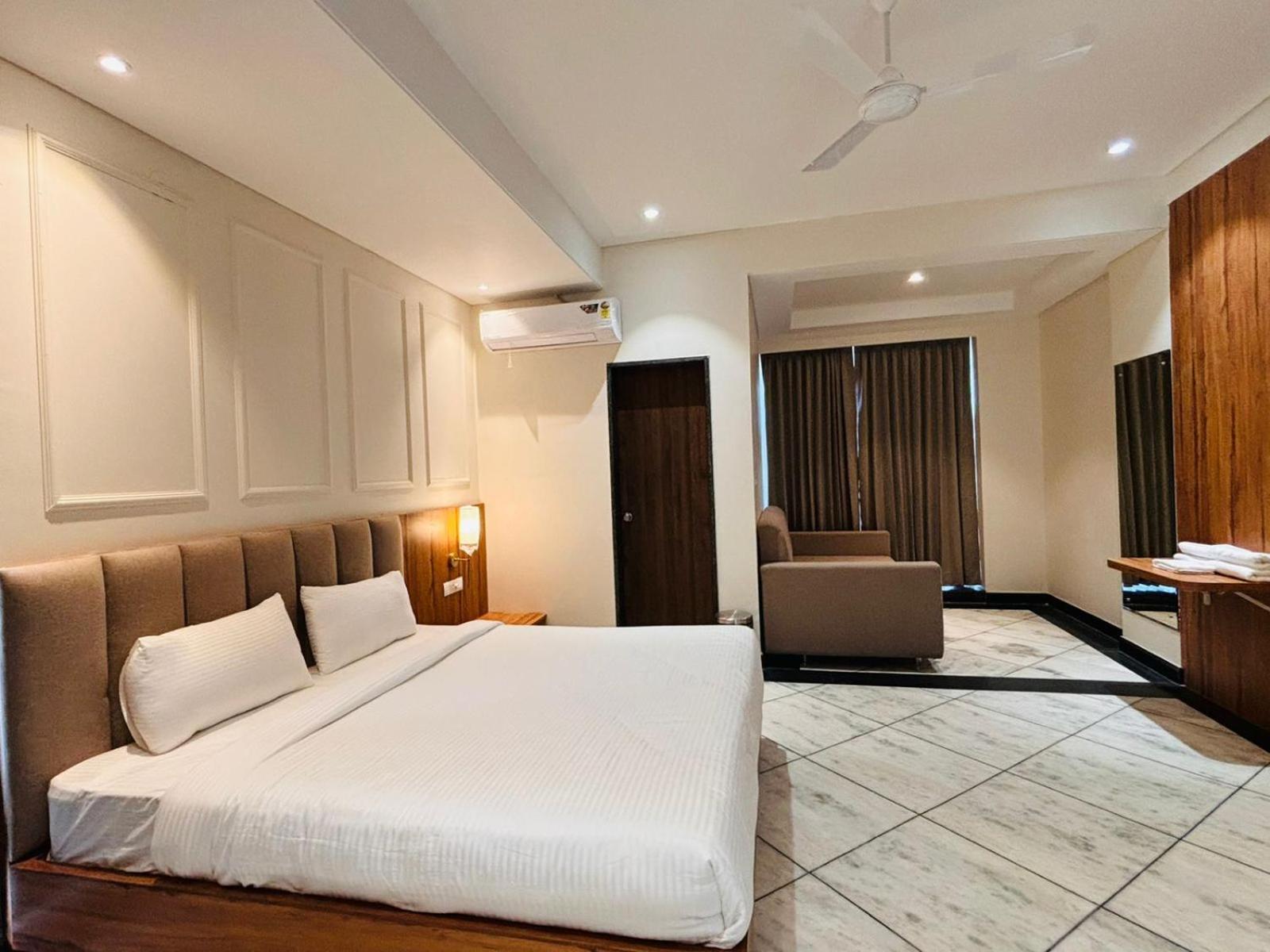 Hotel Saaj Mansion ชัยปุระ ภายนอก รูปภาพ